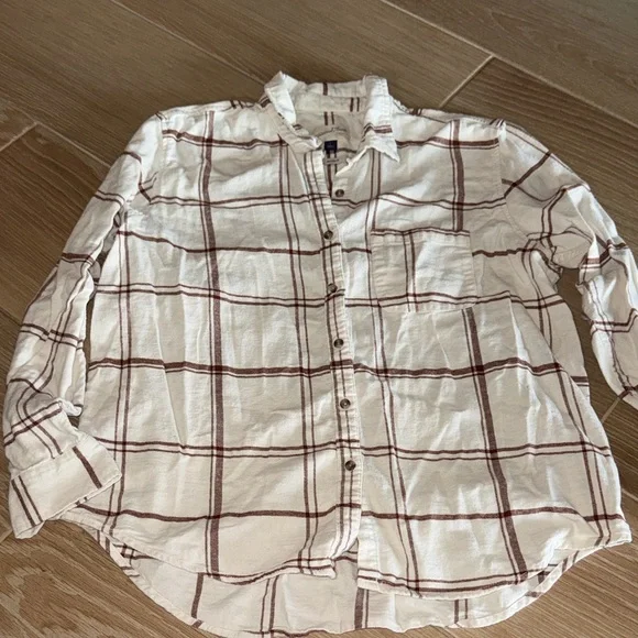 Universal Thread Plaid Button-Down flannel - Picture 4 of 4
